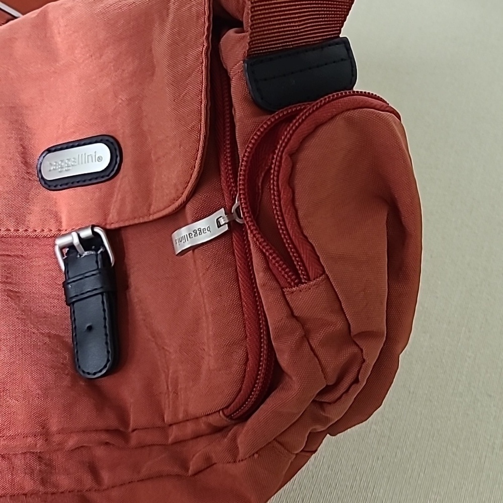 - Baggalinni Orange Nylon Travel Crossbody - Picture 3 of 9